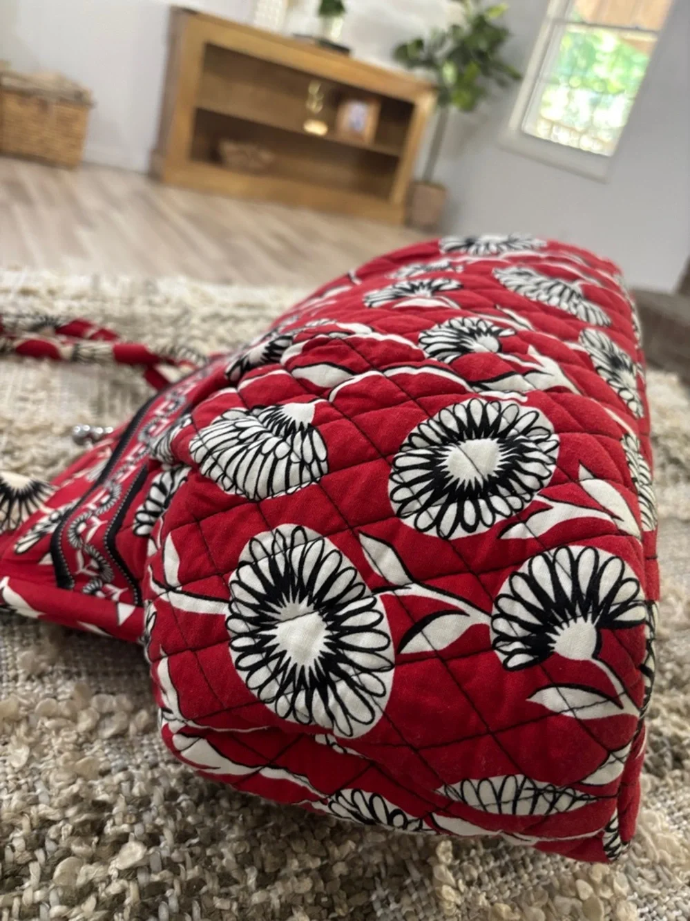 VERA BRADLEY RED DECO DAISY ALICE BOWLER Shoulder Bag‎